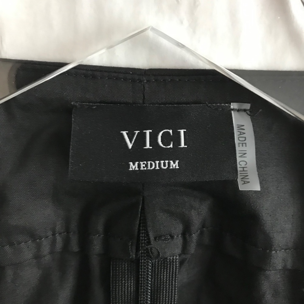VICI Cut-Out Twist Knot V-Neck Black Maxi Dress M A-Line Tiered High Low Skirt - Picture 8 of 11